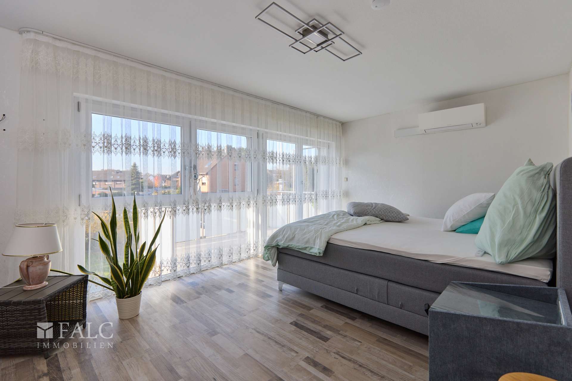 Schlafzimmer 1.OG. Whng. I